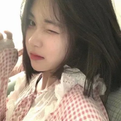 小犬与女孩